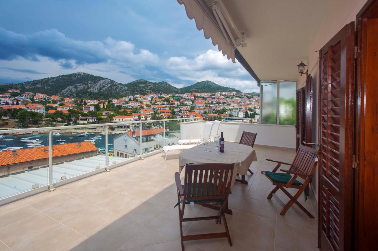 Seaview - Zf Hvar Gostinjska kuća *